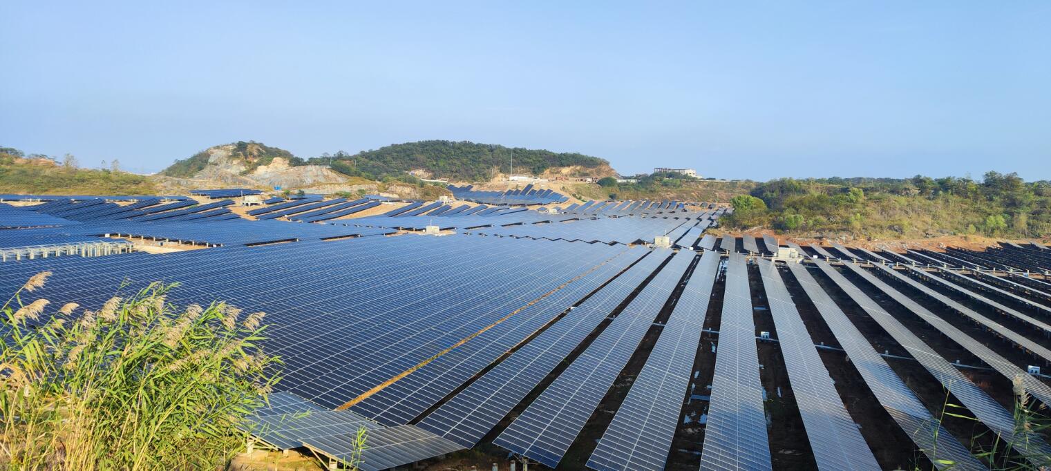 國家能源集團(tuán)諫壁發(fā)電廠松林山灰場光伏電站項目全容量并網(wǎng)發(fā)電