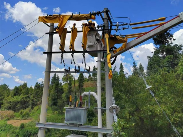 貴州石阡供電局大力推進低電壓、重過載專項治理，提升電力供應穩(wěn)定性