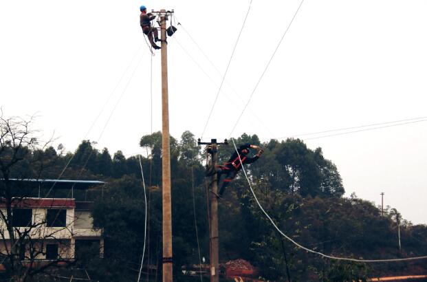 四川宜賓供電全力推進(jìn)新機場“快速通道”電力遷改工程